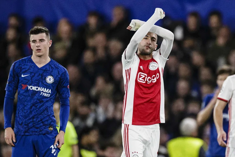 CĐV Ajax choáng vì mức phí rẻ bất ngờ để Ziyech sang Chelsea CĐV Ajax choáng vì mức phí rẻ bất ngờ để Ziyech sang Chelsea