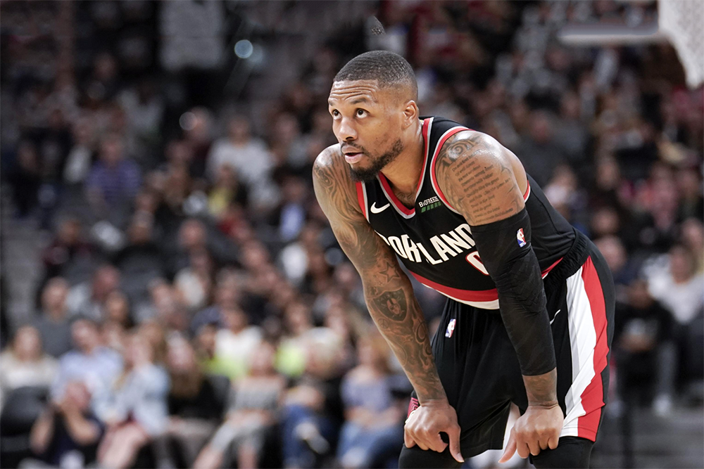 Nóng: Damian Lillard dính chấn thương háng, CĐV lo sốt vó cho hậu vệ All-Star