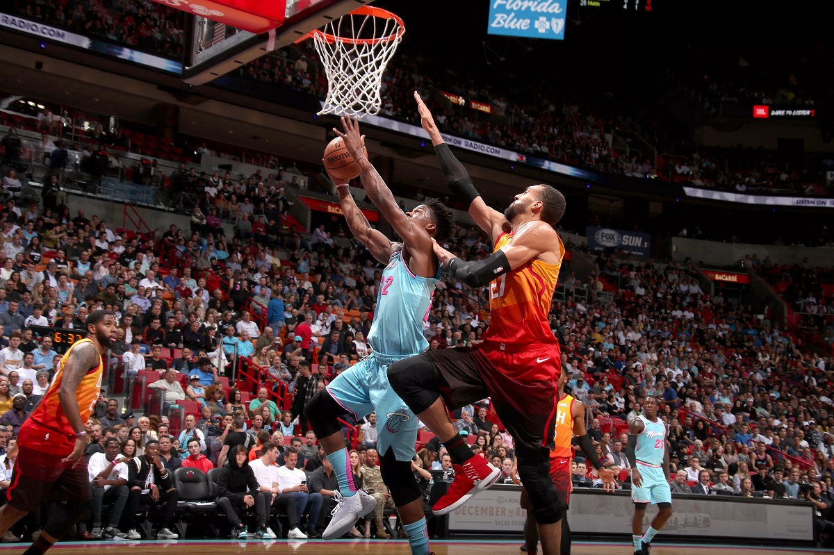 Vô đối ở khu vực dưới rổ, Rudy Gobert hóa thân Kỳ quan của Trung Quốc