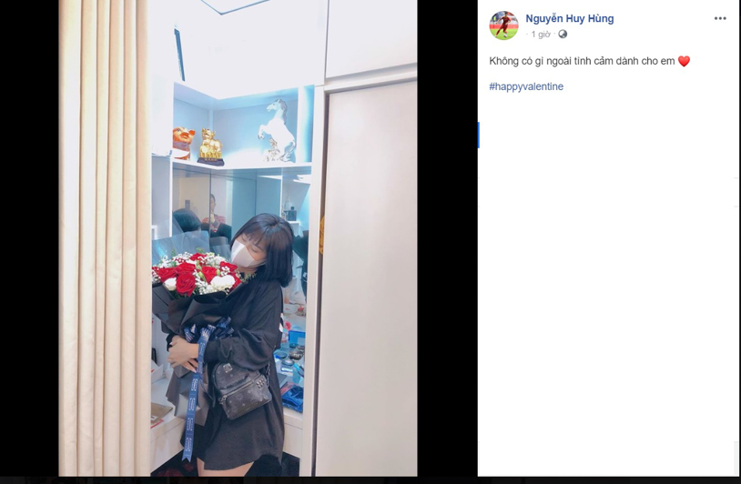 Ngày Valentine của các cầu thủ Việt: Quang Hải cô đơn phòng gym, Đình Trọng, Văn Đức rạng rỡ