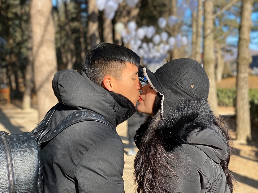 Các cầu thủ Việt thể hiện tình cảm thế nào trong ngày Valentine?