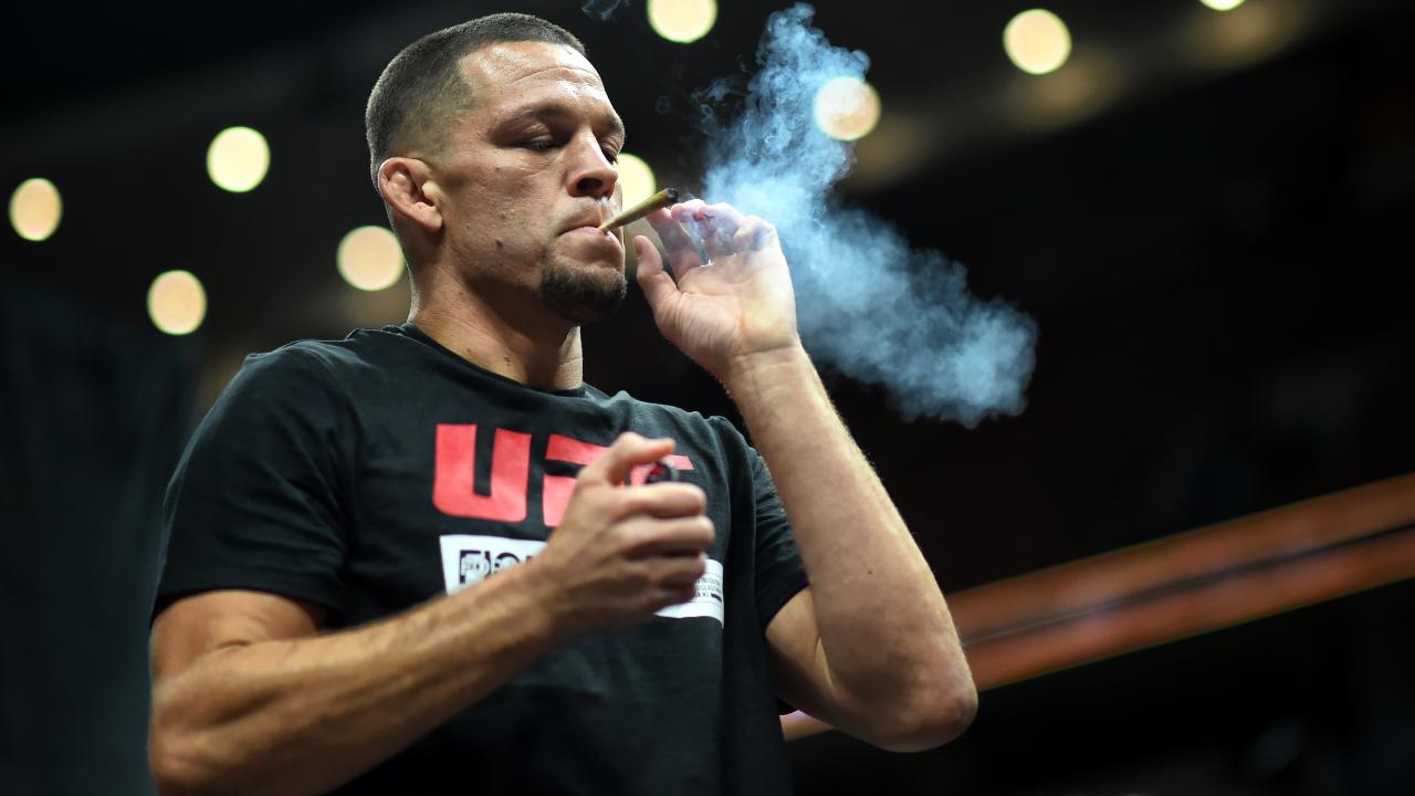 Nate Diaz khốn đốn vì trùng tên với tội phạm