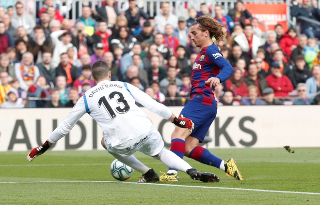 Messi lại lập chiến công trong ngày đạt cột mốc mới với Barca