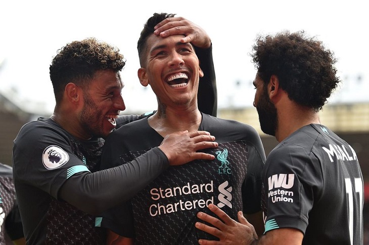 Sao Liverpool đe dọa kỷ lục ghi bàn của huyền thoại MU