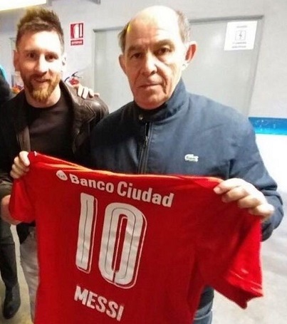 Messi bắt kịp kỷ lục về lòng trung thành với Barca