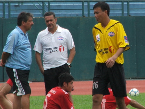 Những HLV ngoại chia tay “không kèn không trống” tại V.League