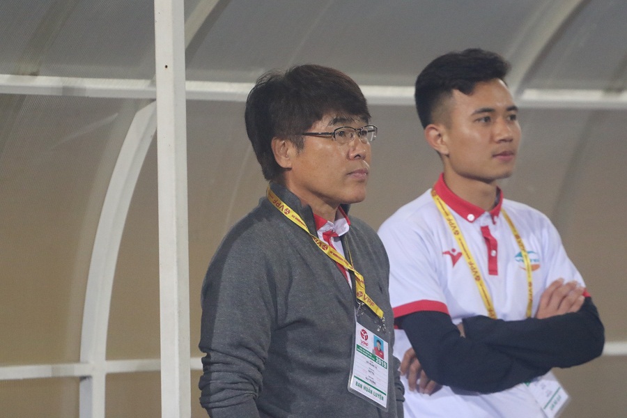 Những HLV ngoại chia tay “không kèn không trống” tại V.League