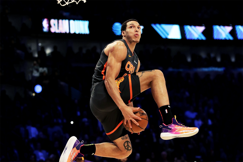 Aaron Gordon ủng hộ tinh thần Vũ Hán với đôi giày đặc biệt tại Slam Dunk Contest