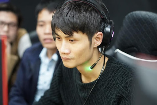 3 game thủ AOE nổi tiếng dính vòng lao lý cùng bầu Huấn