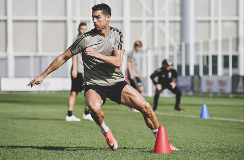 Ronaldo ghi số bàn thắng kinh ngạc kể từ khi bước qua tuổi 30 Ronaldo ghi số bàn thắng kinh ngạc kể từ khi bước qua tuổi 30