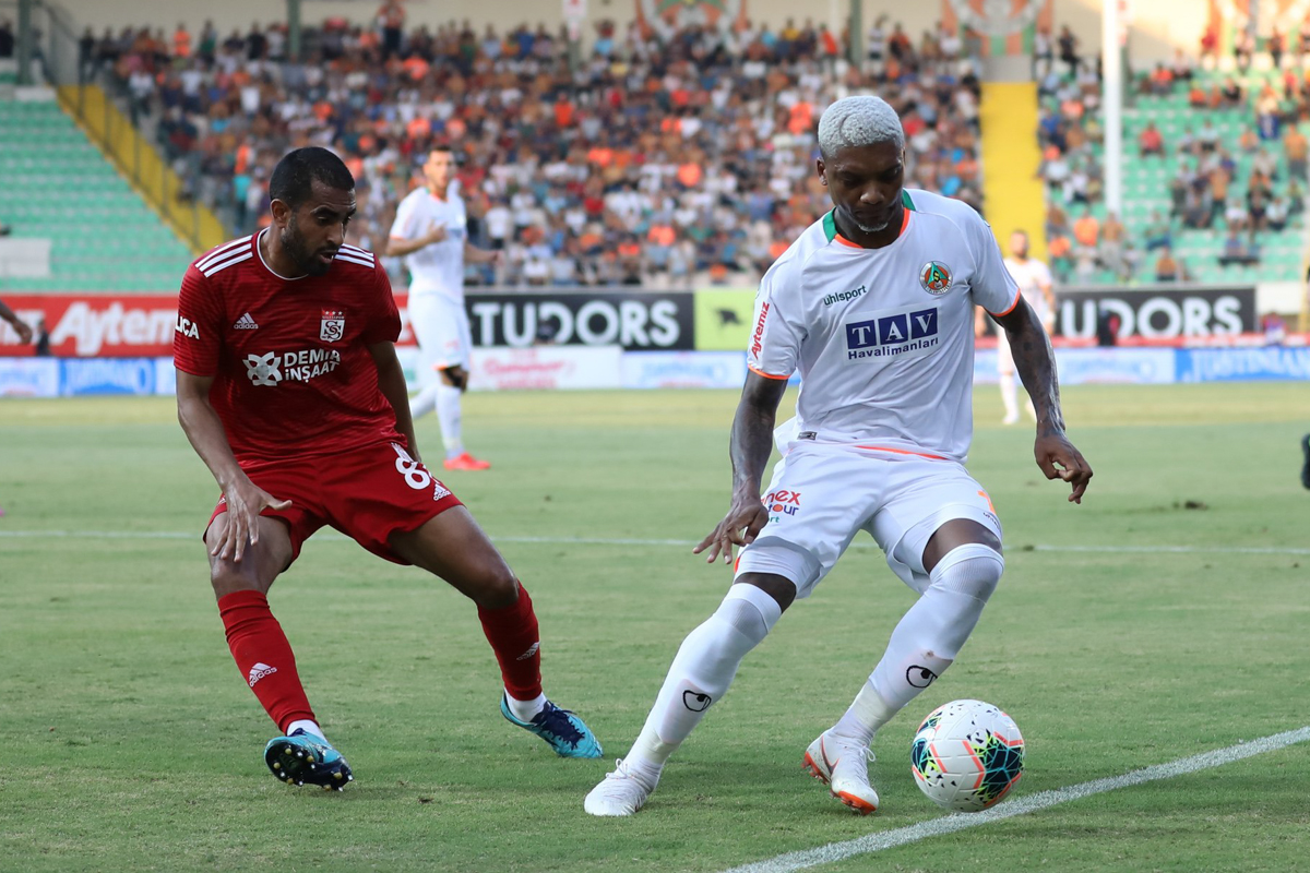 Soi kèo Sivasspor vs Alanyaspor 0h ngày 22/02 (Giải VĐQG Thổ Nhĩ Kỳ)