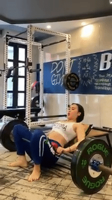 “Hot girl fitness” mê hàng hiệu chia sẻ bí quyết giảm cân giữ dáng thần tốc sau sinh “Hot girl fitness” mê hàng hiệu chia sẻ bí quyết giảm cân giữ dáng thần tốc sau sinh