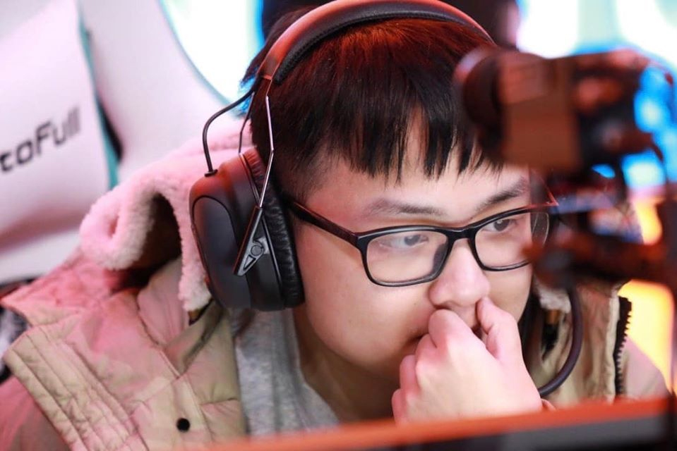 LPL Mùa Xuân 2020 sẽ chuyển sang thi đấu online?