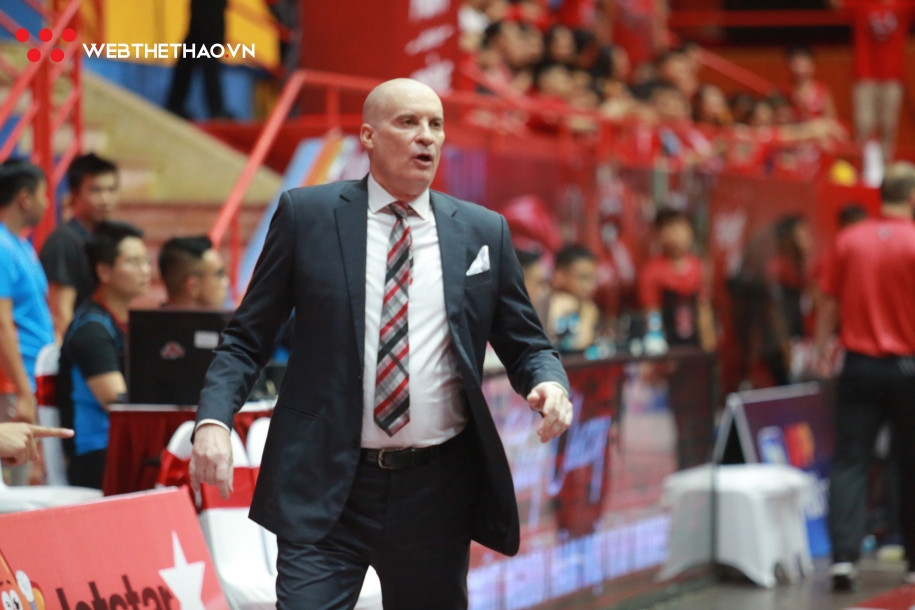 Hanoi Buffaloes và HLV Lee Tao Dana không còn chung bước tại VBA 2020?