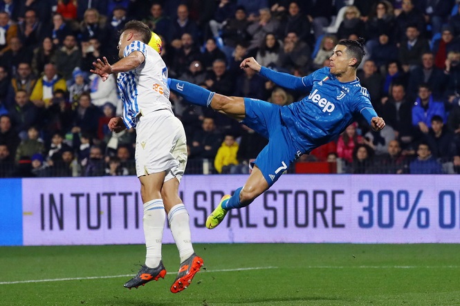 Ronaldo đạt cột mốc 1000 trận phi thường trong ngày đi vào lịch sử