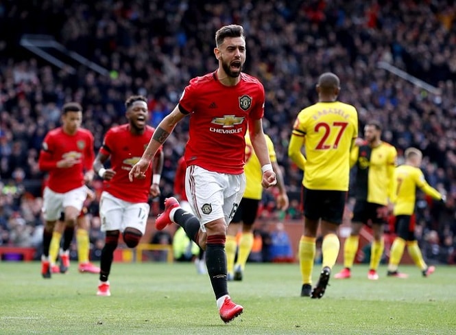Fernandes của MU khiến CĐV Chelsea phản ứng khi thực hiện penalty
