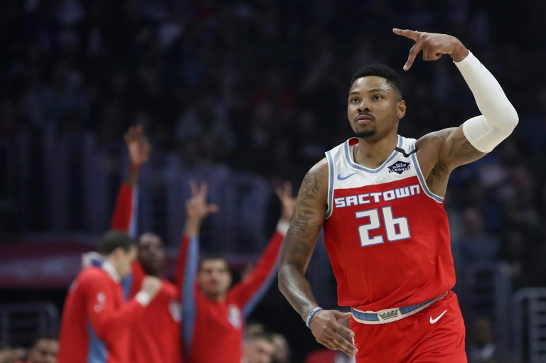 LA Clipppers thua Sacramento Kings 2 lần trong 1 tháng