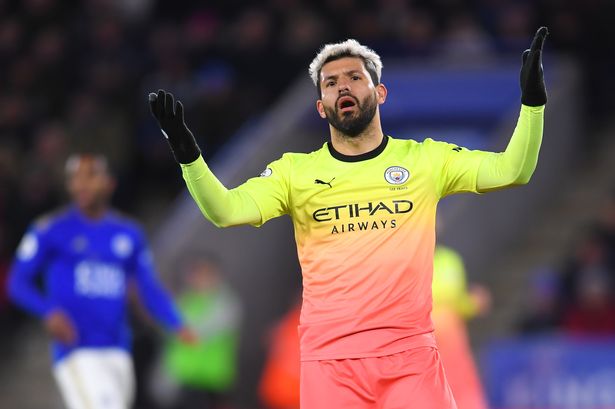 Man City lập kỷ lục tồi tệ sau khi Aguero sút hỏng phạt đền