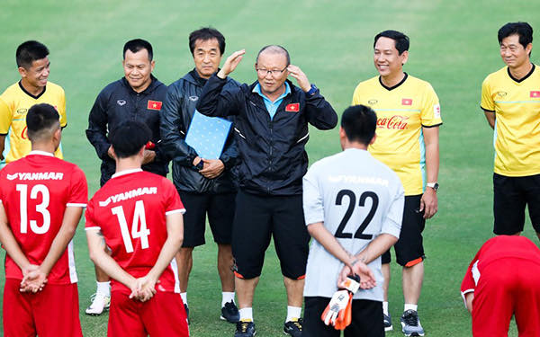 An toàn giữa dịch COVID-19, dàn trợ lý người Hàn Quốc đã trở lại Việt Nam