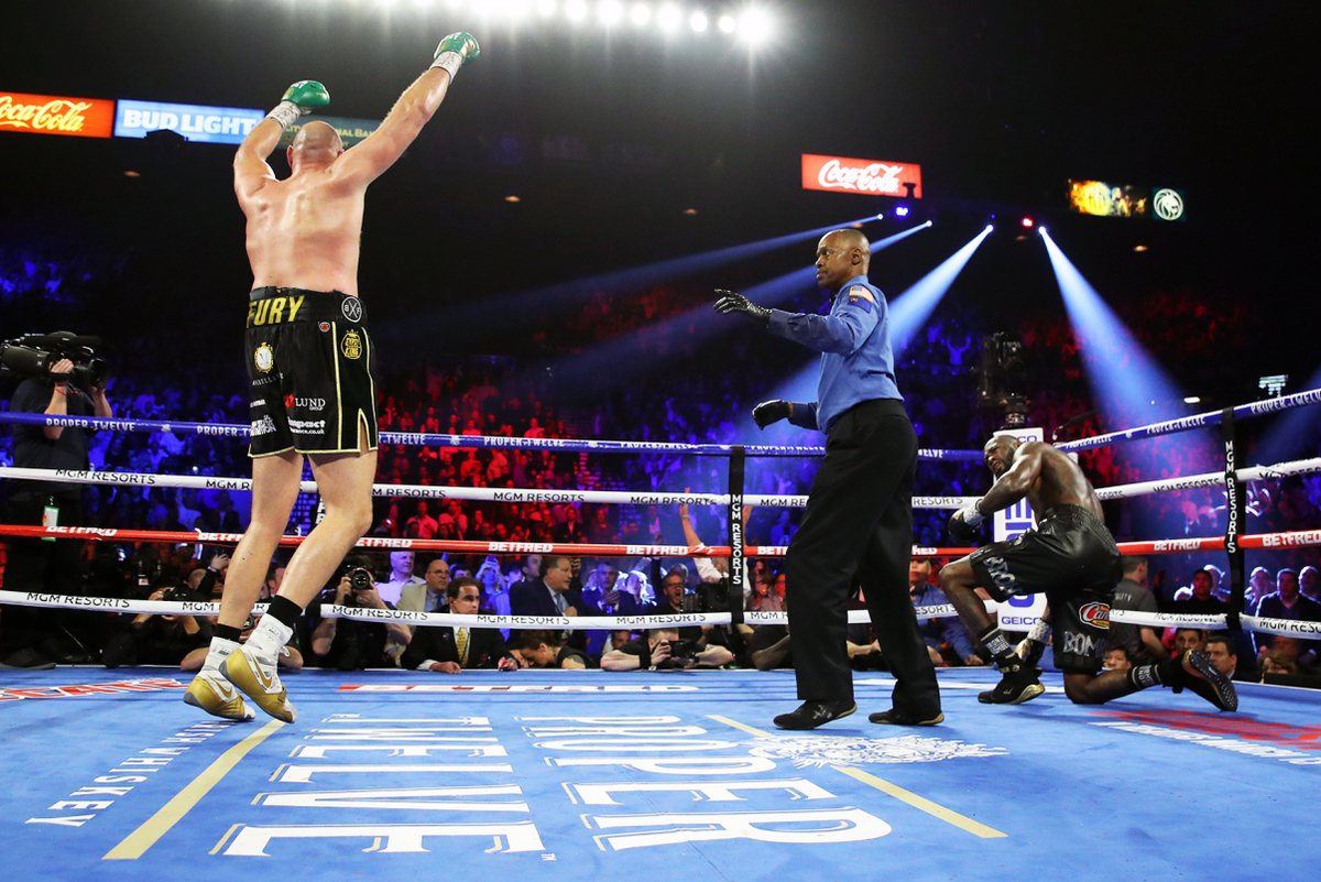 Có phải trọng tài đã cố thiên vị Deontay Wilder?