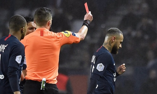 Neymar bị nghi ngờ cố tình kiếm thẻ đỏ để về Brazil