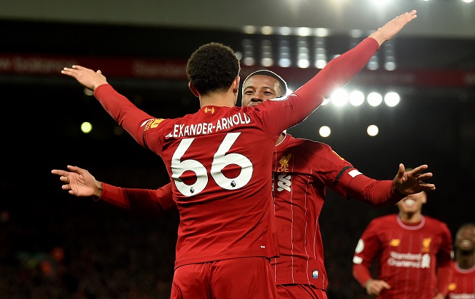 Hậu vệ Liverpool đạt cột mốc kiến tạo phi thường ở Ngoại hạng Anh