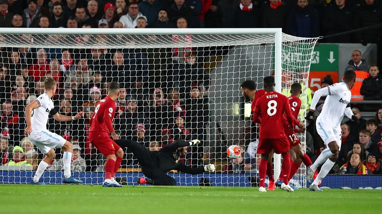 Liverpool bỏ lỡ cơ hội san bằng kỷ lục của Chelsea ở Ngoại hạng Anh