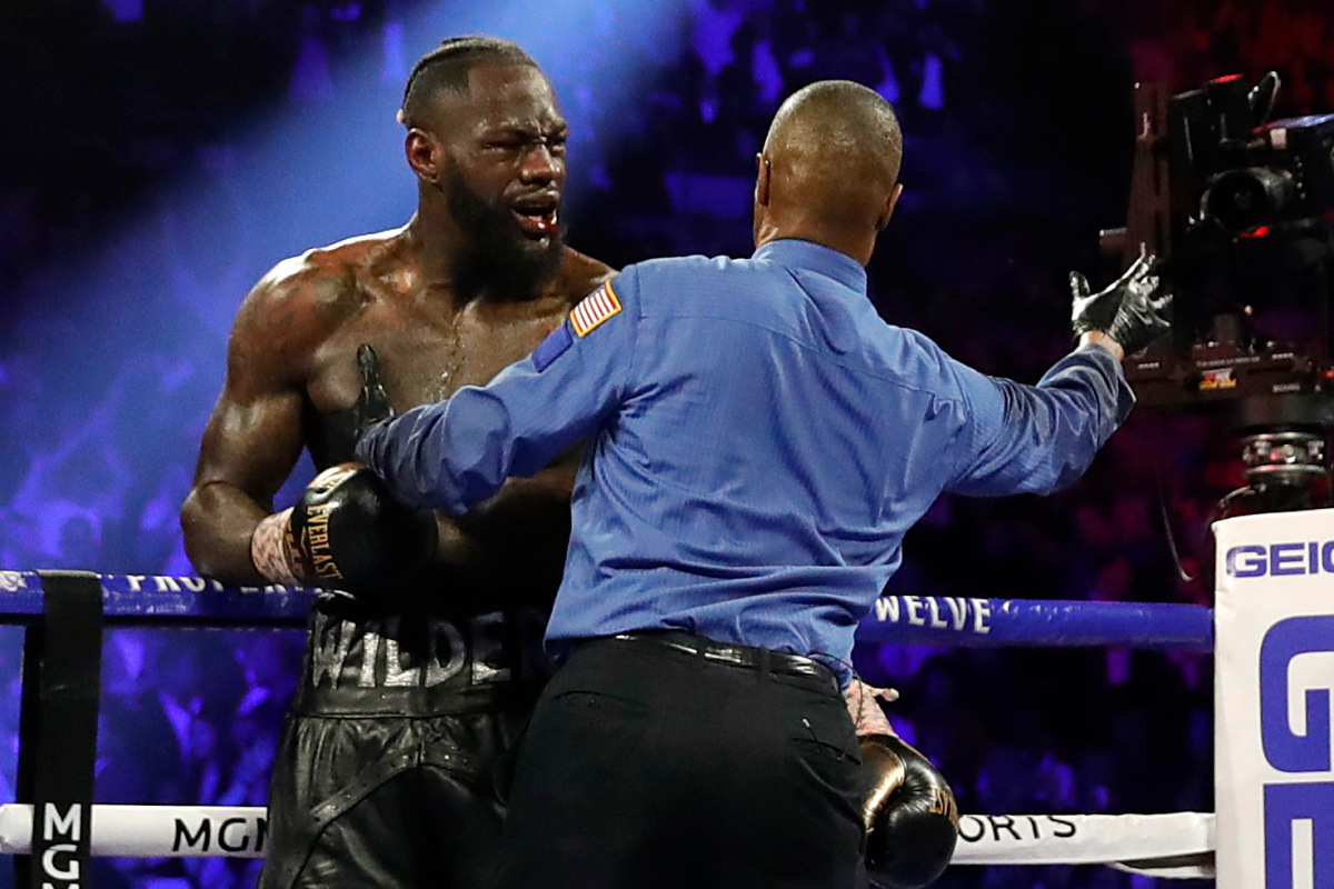 Lộ clip Wilder rệu rã từ hiệp 6, fan boxing "tế sống" ban huấn luyện