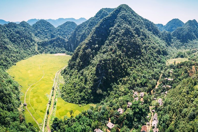 Người đẹp Slovakia vô địch 70km Vietnam Jungle Marathon 2019 chia sẻ bí quyết chinh phục núi rừng Pù Luông Người đẹp Slovakia vô địch 70km Vietnam Jungle Marathon 2019 chia sẻ bí quyết chinh phục núi rừng Pù Luông