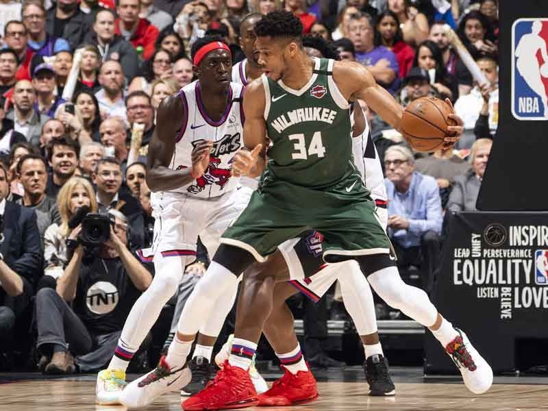 Kết quả NBA ngày 26/2: Milwaukee Bucks thắng trận thứ 50