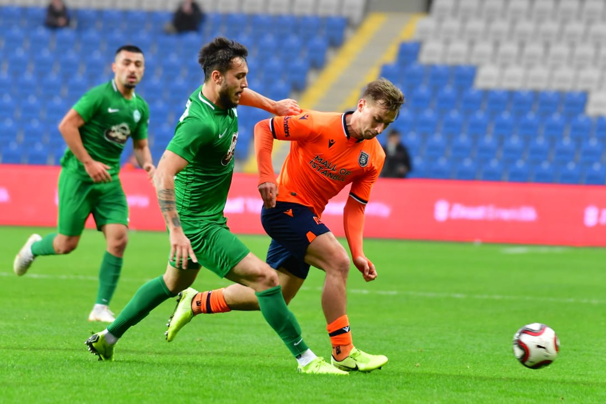 Soi kèo Istanbul Basaksehir vs Sporting Lisbon 00h55, 28/02 (Europa League)