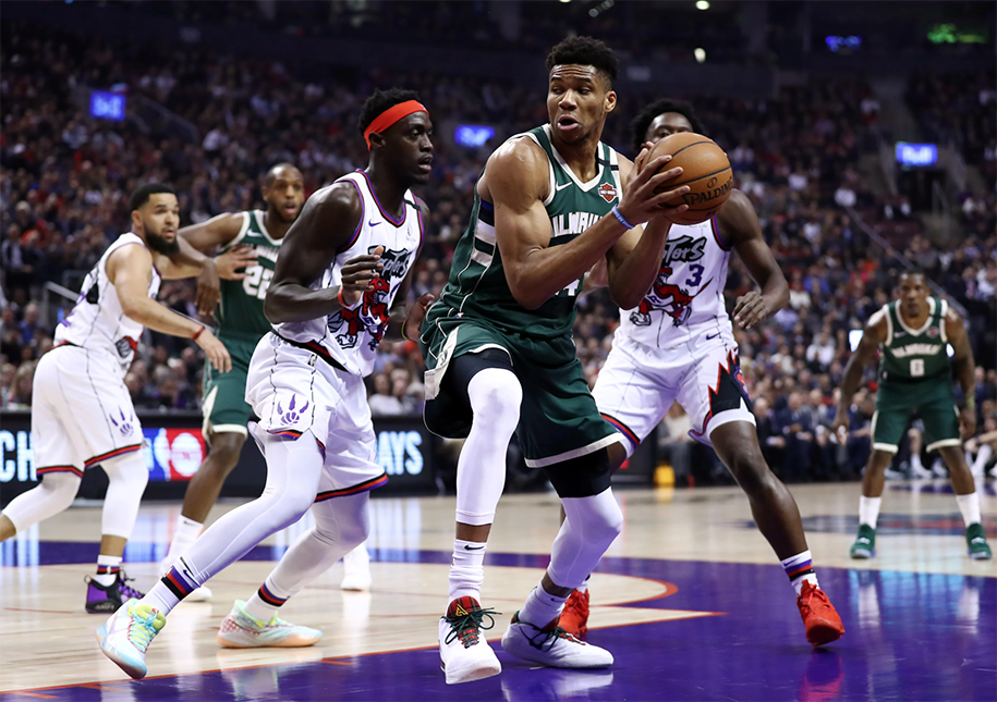 Milwaukee Bucks: Theo đuổi lịch sử hay chuẩn bị cho vòng Playoffs?