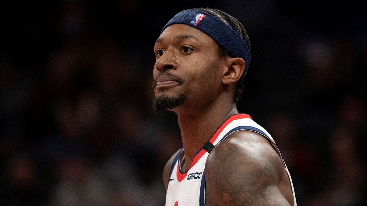 Thi đấu như lên đồng, Bradley Beal ngay lập tức bị mời "lên phường"