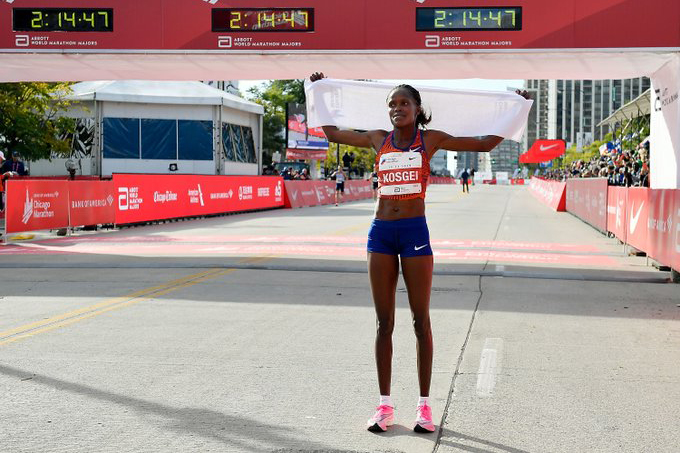 Kỷ lục thế giới chạy marathon nữ ch&iacute;nh thức được c&ocirc;ng nhận sau&hellip; hơn 4 th&aacute;ng thiết lập