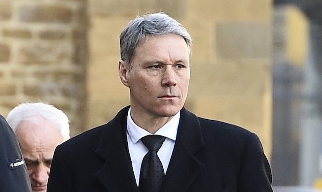 Van Basten đưa ra tuyên bố tranh cãi về Messi và Ronaldo Van Basten đưa ra tuyên bố tranh cãi về Messi và Ronaldo