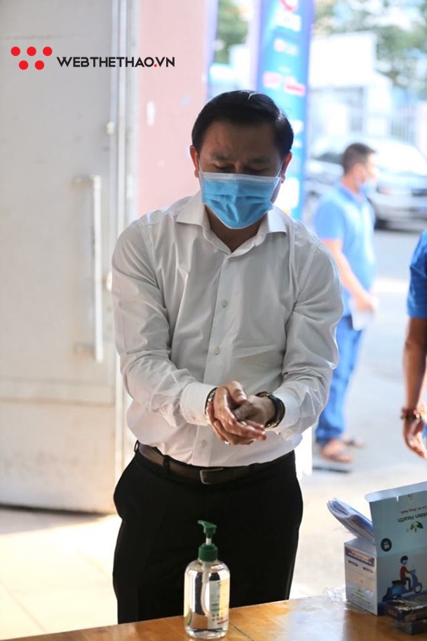 Nhiều CĐV không đeo khẩu trang đến sân xem Siêu cúp QG 2019