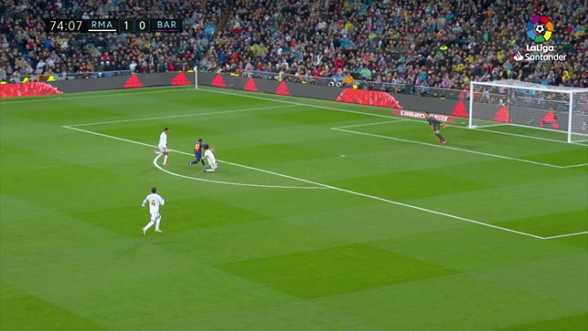 Marcelo ngăn cản Messi thành công và ăn mừng như thể ghi bàn Marcelo ngăn cản Messi thành công và ăn mừng như thể ghi bàn