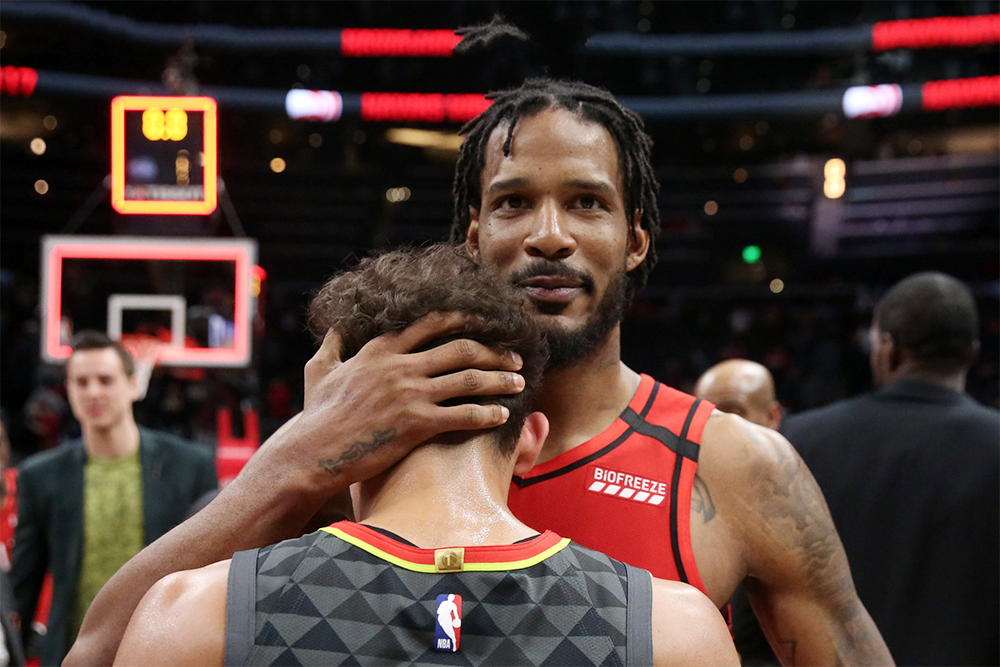 Bị xỏ háng ngay trong trận, Trevor Ariza cảnh cáo Trae Young Bị xỏ háng ngay trong trận, Trevor Ariza cảnh cáo Trae Young