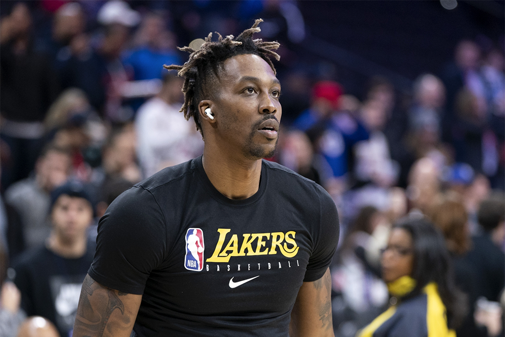 Vì lực tay quá mạnh, Dwight Howard phải làm cách này để ném phạt tốt hơn