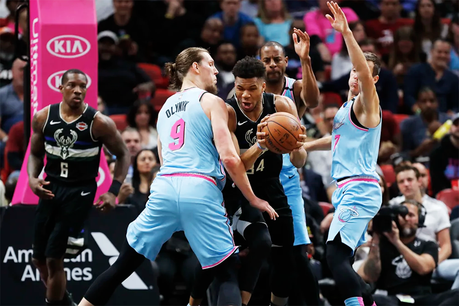Kết quả NBA ngày 3/3: Milwaukee Bucks, Houston Rockets bị vô hiệu hóa