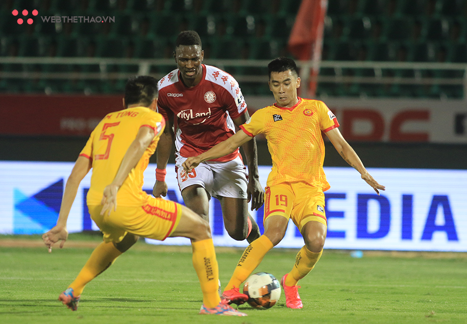 V.League 2020 kéo dài thì CLB phải cố gồng không mùa sau lấy ai đá!