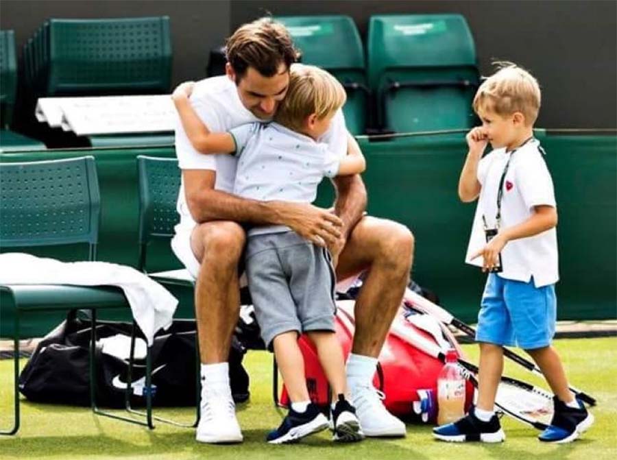 Roger Federer mổ đầu gối nghỉ 3 tháng: Tín hiệu sắp giải nghệ?