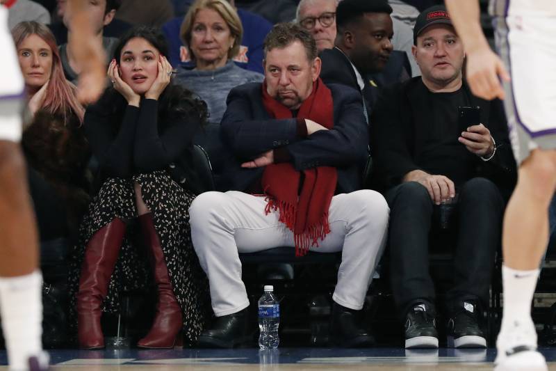 Đòi ông bầu bán đội bóng, CĐV New York Knicks bị dọa ... bắt giam