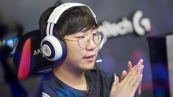 Ruler: Đồng đội thằng nào cũng muốn cướp penta kill của tôi!