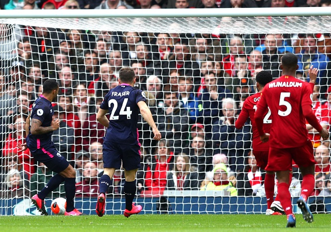 Liverpool choáng với số bàn thua trong 45 phút ở Ngoại hạng Anh