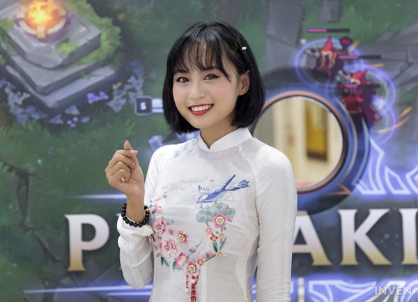 Những hot girl LMHT nổi tiếng vừa xinh đẹp vừa tài năng