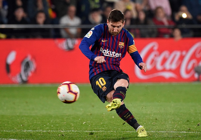 Messi đá phạt khiến Sociedad phải lập hàng thủ “thiên tài” chống đỡ