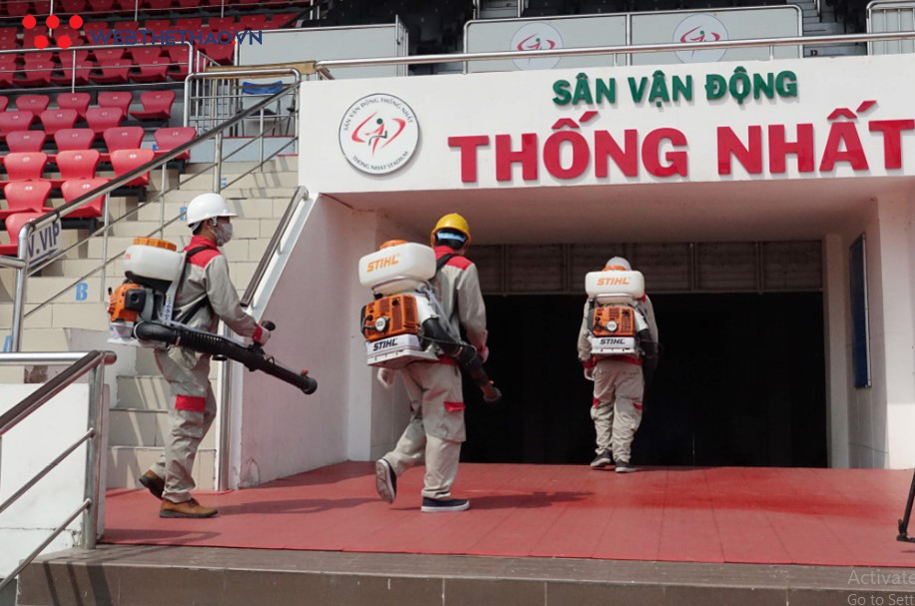 Sân Thống Nhất khử trùng cẩn trọng trước diễn biến phức tạp dịch COVID-19