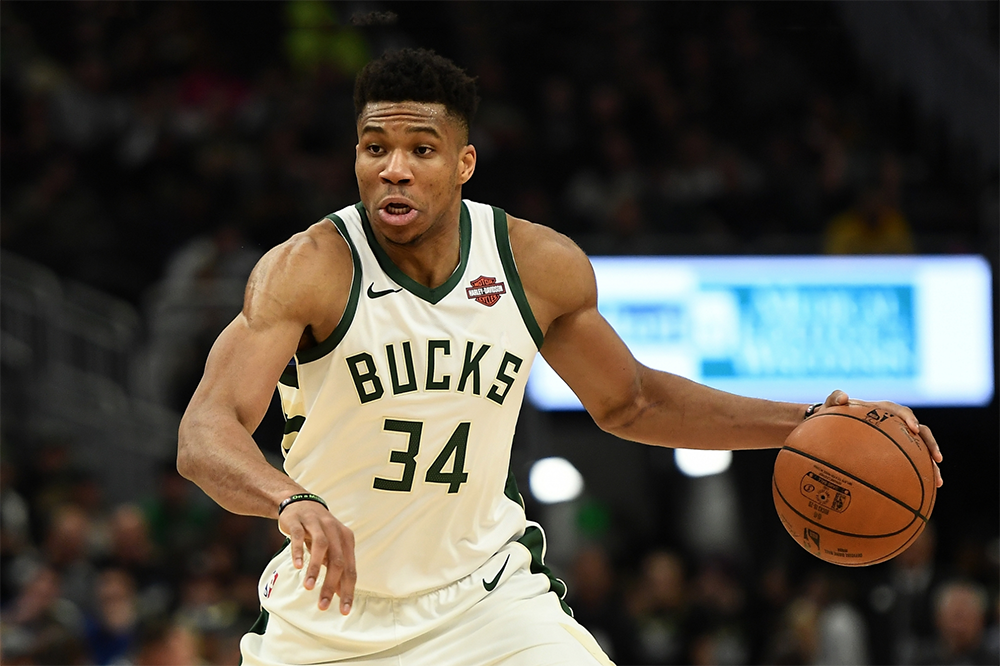 Hậu đại chiến với LeBron James, Giannis Antetokounmpo chấn thương đầu gối nhẹ