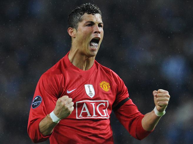 Ronaldo từng bị "đánh hội đồng" mới bỏ được thói xấu